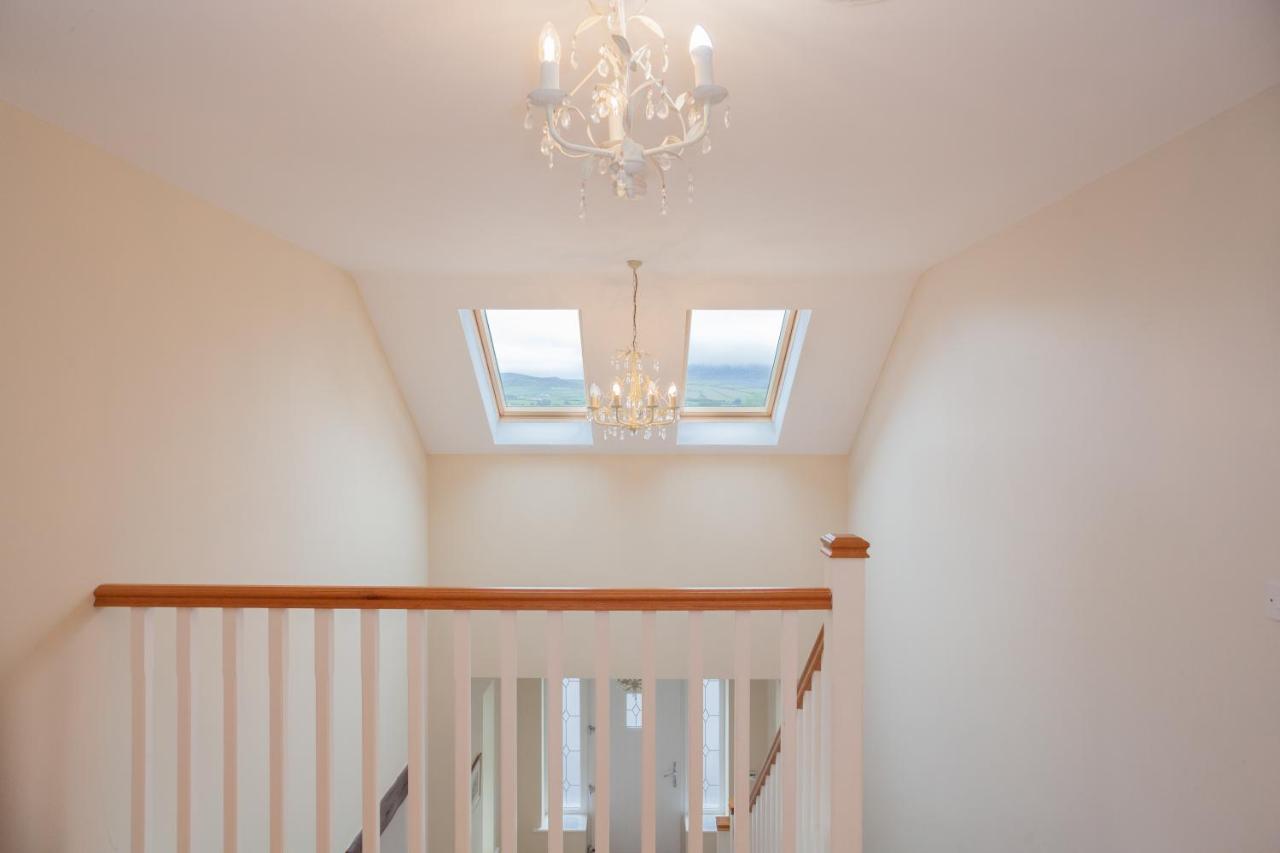 Beautiful Mountain Views & Private Hot Tub Βίλα Kilcoo Εξωτερικό φωτογραφία