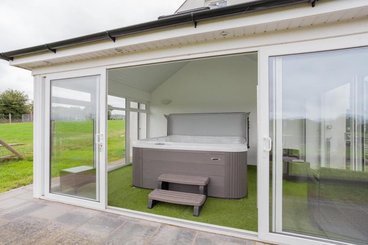 Beautiful Mountain Views & Private Hot Tub Βίλα Kilcoo Εξωτερικό φωτογραφία