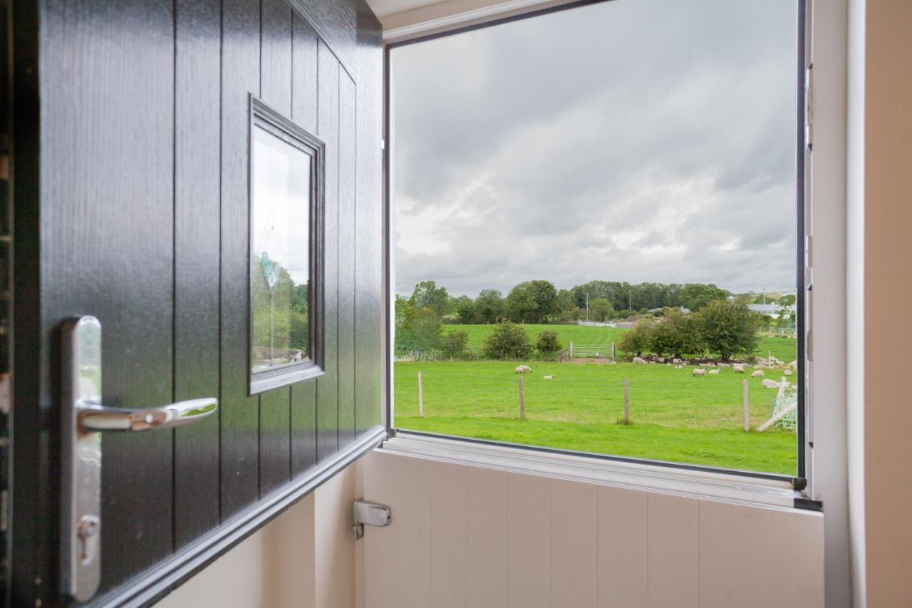 Beautiful Mountain Views & Private Hot Tub Βίλα Kilcoo Εξωτερικό φωτογραφία