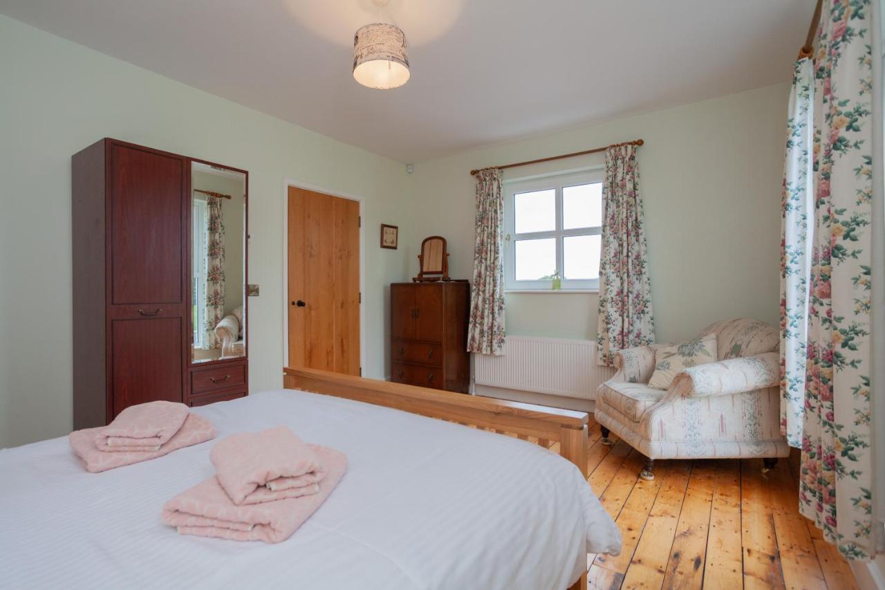 Beautiful Mountain Views & Private Hot Tub Βίλα Kilcoo Εξωτερικό φωτογραφία