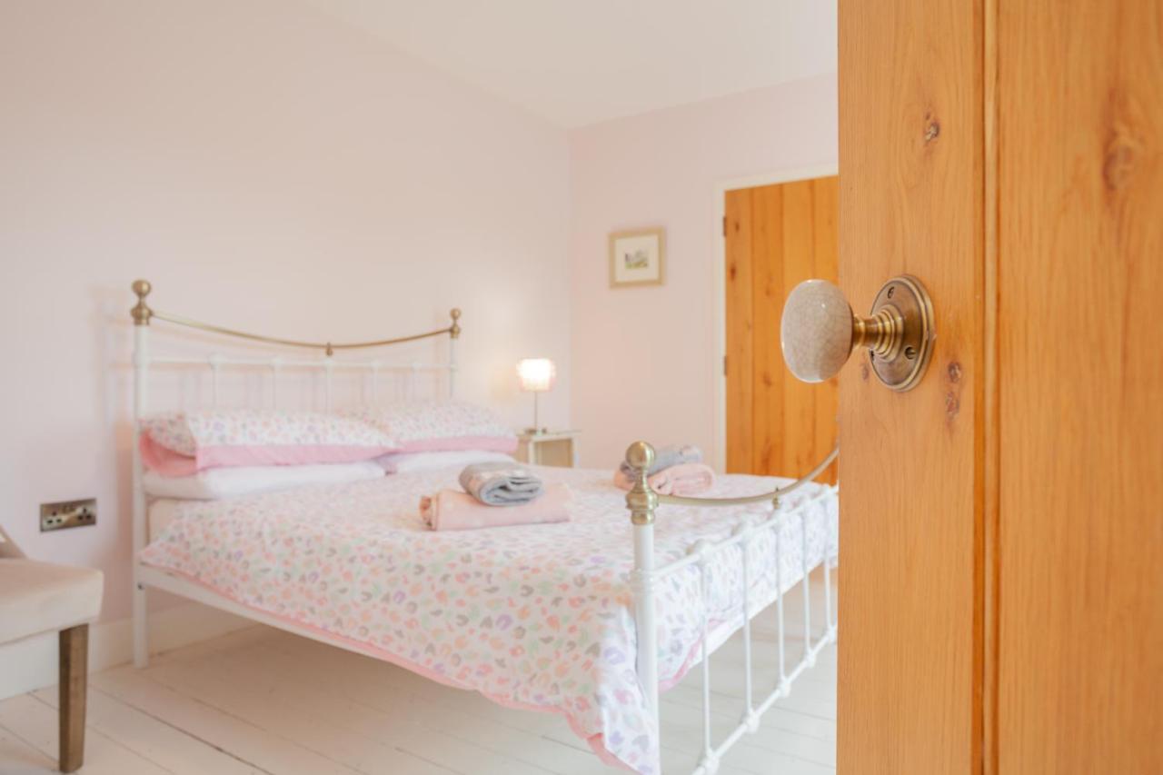 Beautiful Mountain Views & Private Hot Tub Βίλα Kilcoo Εξωτερικό φωτογραφία