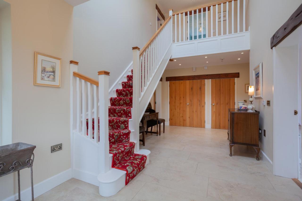 Beautiful Mountain Views & Private Hot Tub Βίλα Kilcoo Εξωτερικό φωτογραφία
