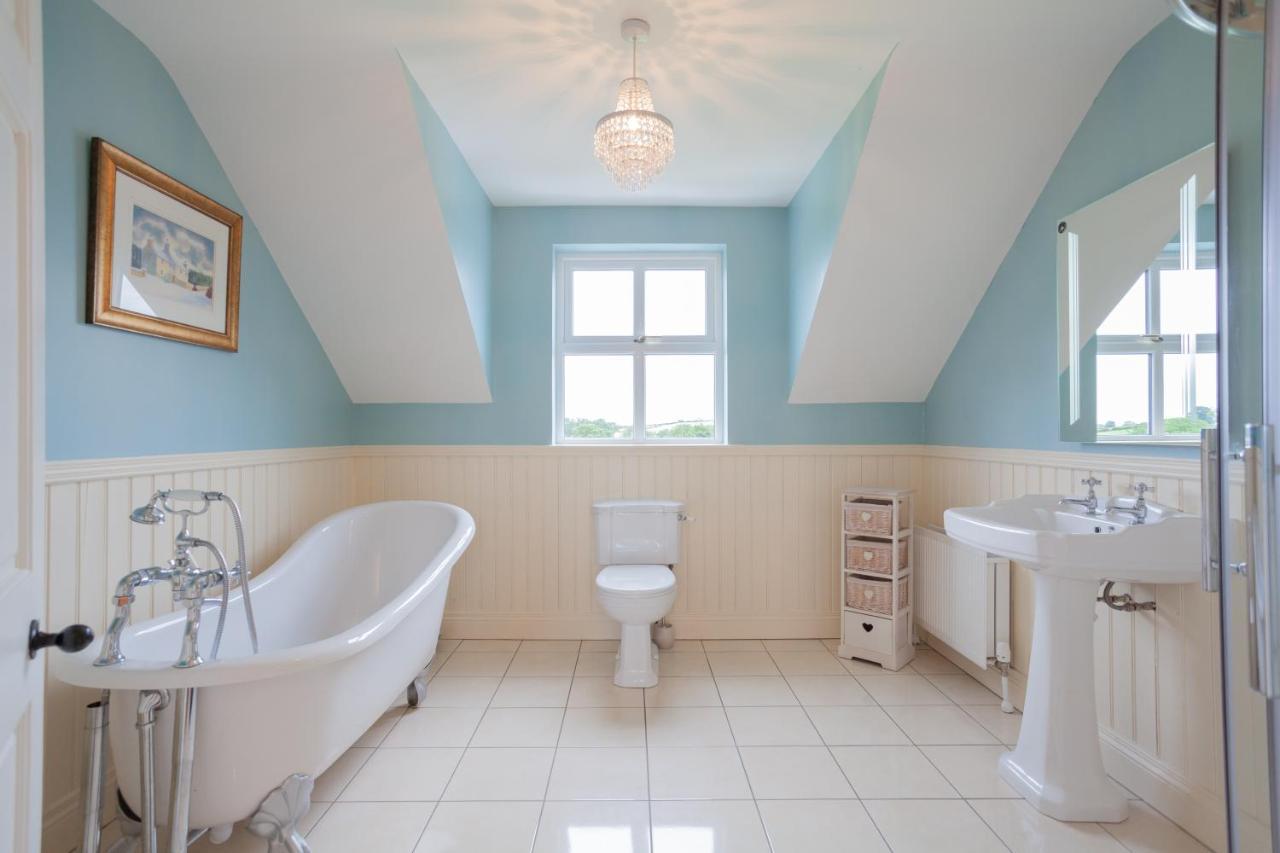 Beautiful Mountain Views & Private Hot Tub Βίλα Kilcoo Εξωτερικό φωτογραφία