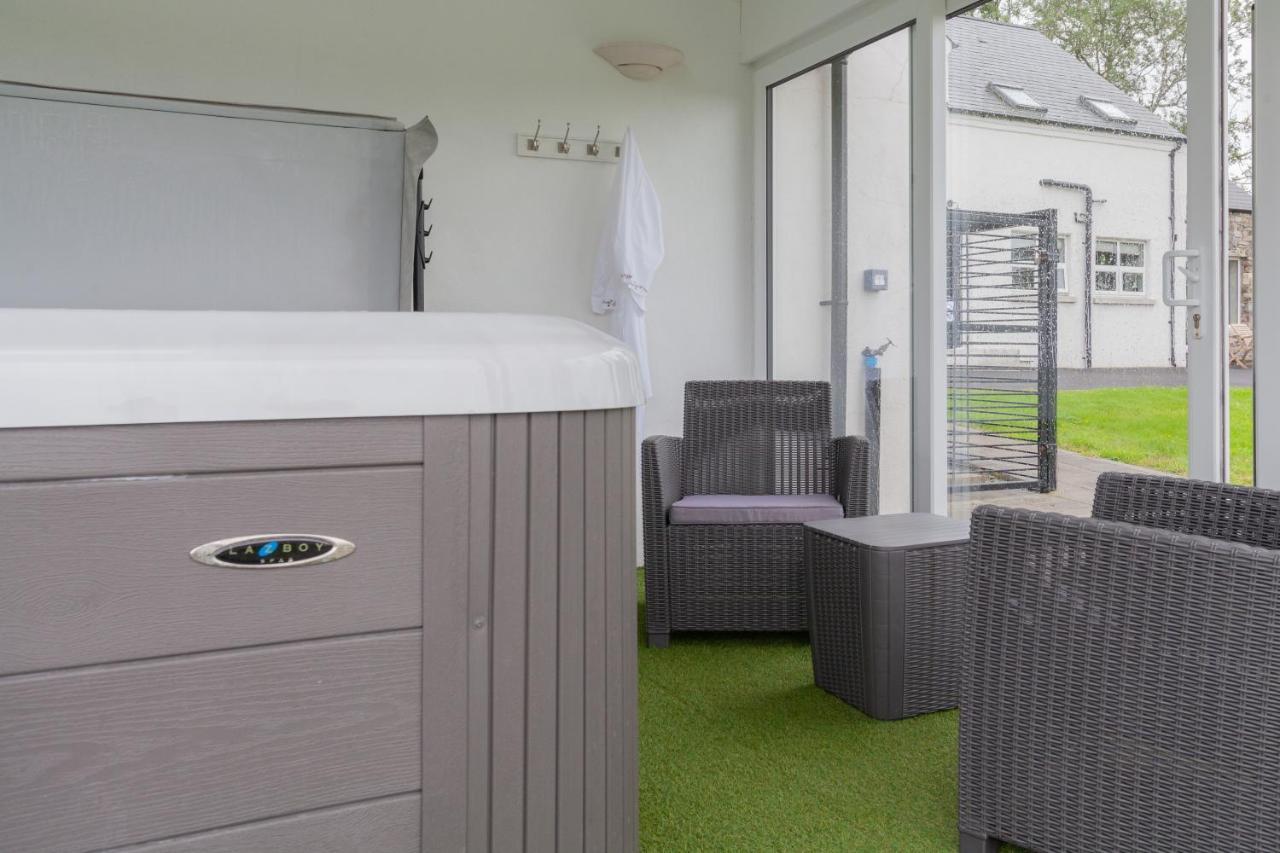 Beautiful Mountain Views & Private Hot Tub Βίλα Kilcoo Εξωτερικό φωτογραφία