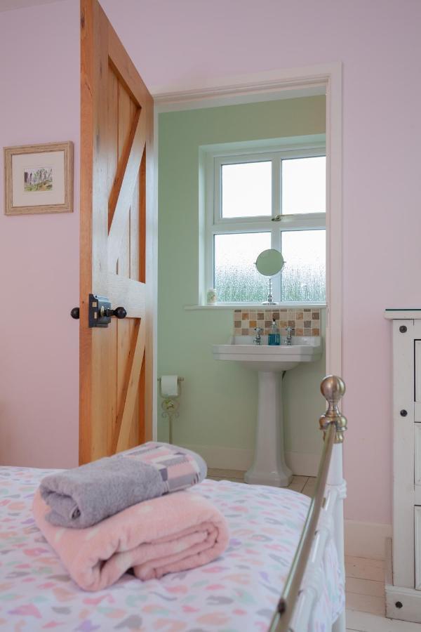 Beautiful Mountain Views & Private Hot Tub Βίλα Kilcoo Εξωτερικό φωτογραφία